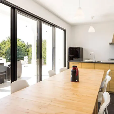 Mit Terrasse By Interhome Feriehus Tondela